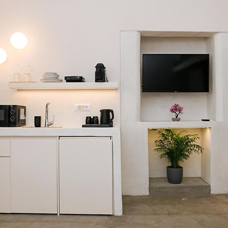 Naos Suites Vóthon エクステリア 写真