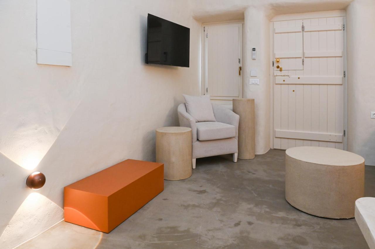 Naos Suites Vóthon エクステリア 写真