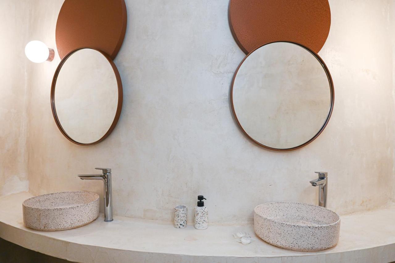 Naos Suites Vóthon エクステリア 写真
